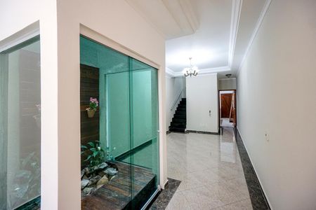 Casa à venda com 160m², 3 quartos e 2 vagas Casa à venda com 160m², 3 quartos e 2 vagasSala