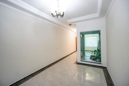 Casa à venda com 160m², 3 quartos e 2 vagas Casa à venda com 160m², 3 quartos e 2 vagasSala