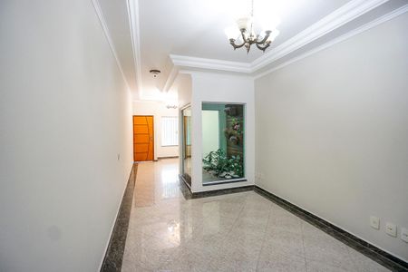Casa à venda com 160m², 3 quartos e 2 vagas Casa à venda com 160m², 3 quartos e 2 vagasSala