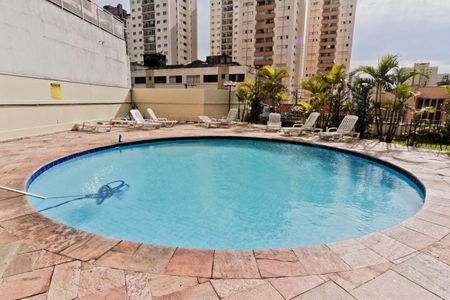 Apartamento à venda com 64m², 3 quartos e 1 vaga Apartamento à venda com 64m², 3 quartos e 1 vagaÁrea comum - Piscina