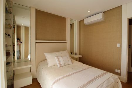 Apartamento à venda com 400m², 4 quartos e 2 vagasQuarto 1