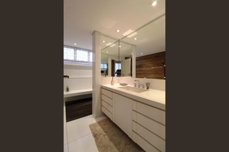 Apartamento à venda com 400m², 4 quartos e 2 vagasBanheiro Social