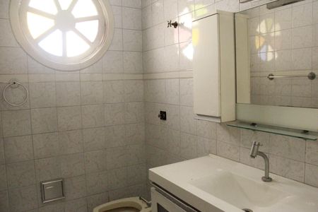 Casa à venda com 163m², 3 quartos e 2 vagasBanheiro social