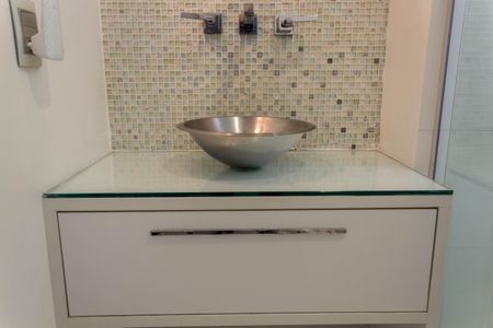 Apartamento à venda com 130m², 3 quartos e 2 vagasBanheiro da Suíte 2