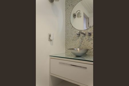 Apartamento à venda com 130m², 3 quartos e 2 vagasBanheiro da Suíte 2