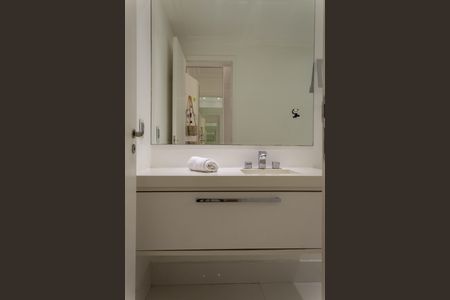 Apartamento à venda com 130m², 3 quartos e 2 vagasBanheiro da Suíte 3