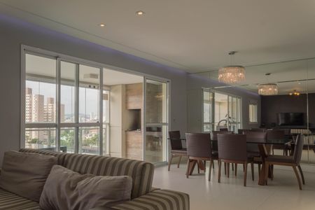 Apartamento à venda com 130m², 3 quartos e 2 vagasSala