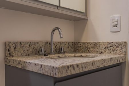 Apartamento à venda com 56m², 2 quartos e 1 vaga Apartamento à venda com 56m², 2 quartos e 1 vagaBanheiro