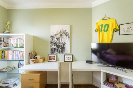 Apartamento à venda com 184m², 4 quartos e 3 vagasSuíte 2