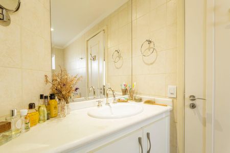 Apartamento à venda com 184m², 4 quartos e 3 vagasBanheiro Suíte 1