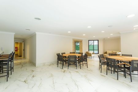 Apartamento à venda com 184m², 4 quartos e 3 vagasÁrea comum - Salão de festas