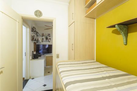 Apartamento à venda com 184m², 4 quartos e 3 vagasQuarto 2