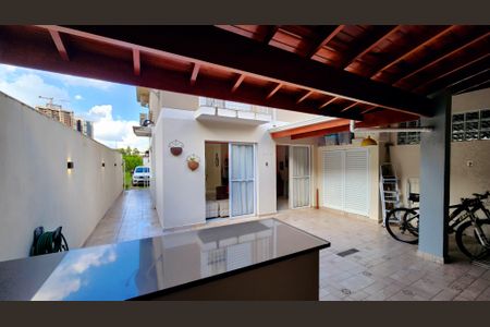 Casa de condomínio à venda com 128m², 3 quartos e 2 vagasÁrea Gourmet