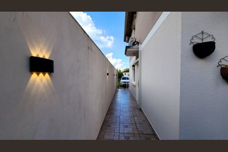 Casa de condomínio à venda com 128m², 3 quartos e 2 vagas Corredor