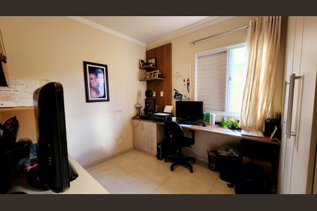 Casa de condomínio à venda com 128m², 3 quartos e 2 vagasQuarto 1