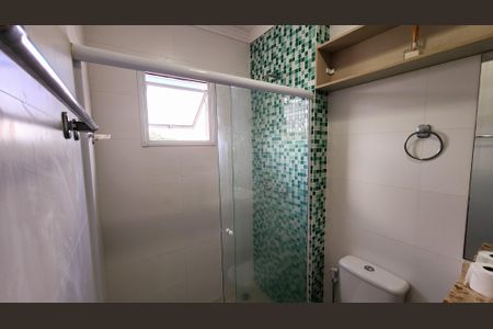 Casa de condomínio à venda com 128m², 3 quartos e 2 vagasBanheiro