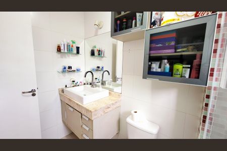 Casa de condomínio à venda com 128m², 3 quartos e 2 vagasBanheiro da Suíte