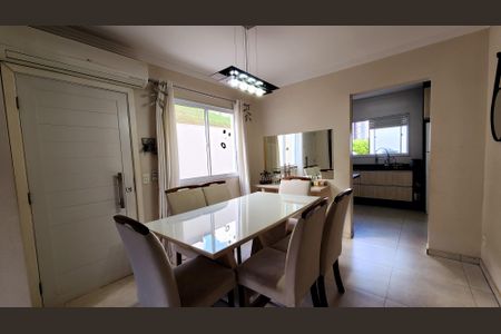 Casa de condomínio à venda com 128m², 3 quartos e 2 vagasCopa