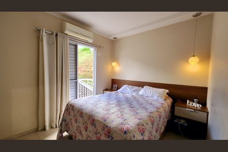 Casa de condomínio à venda com 128m², 3 quartos e 2 vagasSuíte