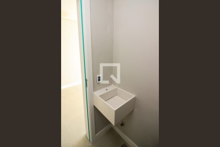 Casa de condomínio à venda com 167m², 3 quartos e 2 vagasLavabo