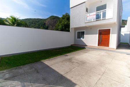 Casa à venda com 112m², 3 quartos e 4 vagasÁrea externa
