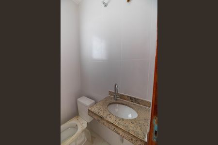 Casa à venda com 112m², 3 quartos e 4 vagasBanheiro Social