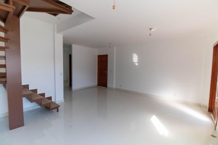 Casa à venda com 112m², 3 quartos e 4 vagasSala