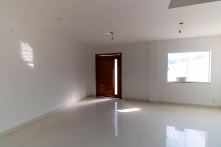 Casa à venda com 112m², 3 quartos e 4 vagasSala