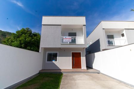 Casa à venda com 112m², 3 quartos e 4 vagasFachada