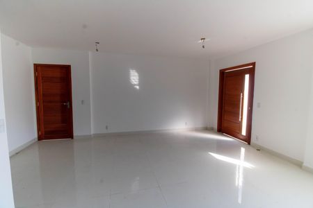 Casa à venda com 112m², 3 quartos e 4 vagasSala