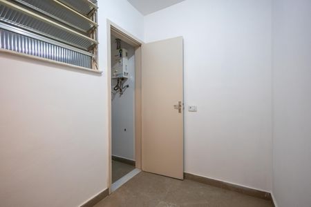 Apartamento à venda com 70m², 2 quartos e 1 vaga Apartamento à venda com 70m², 2 quartos e 1 vagaQuarto de Serviço