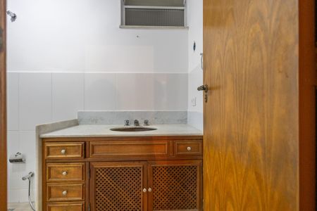 Apartamento à venda com 70m², 2 quartos e 1 vaga Apartamento à venda com 70m², 2 quartos e 1 vagaBanheiro