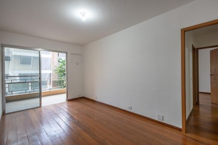 Apartamento à venda com 70m², 2 quartos e 1 vaga Apartamento à venda com 70m², 2 quartos e 1 vagaSala