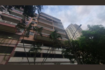 Apartamento à venda com 70m², 2 quartos e 1 vaga Apartamento à venda com 70m², 2 quartos e 1 vagaFachada