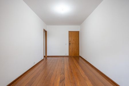 Apartamento à venda com 70m², 2 quartos e 1 vaga Apartamento à venda com 70m², 2 quartos e 1 vagaSala