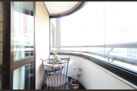 Apartamento para alugar com 150m², 4 quartos e 3 vagasVaranda 