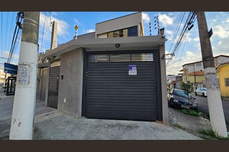 Casa à venda com 140m², 3 quartos e 4 vagasFachada