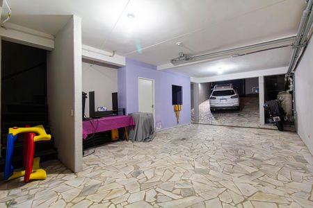 Casa à venda com 140m², 3 quartos e 4 vagasGaragem