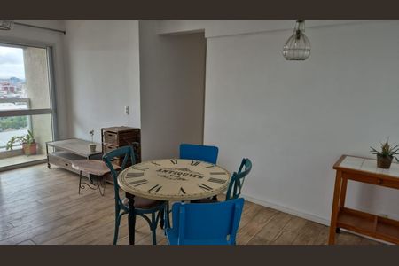 Apartamento à venda com 67m², 2 quartos e 1 vagaSala