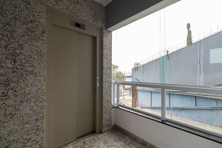 Apartamento à venda com 40m², 2 quartos e sem vagaÁrea Comum - Elevador