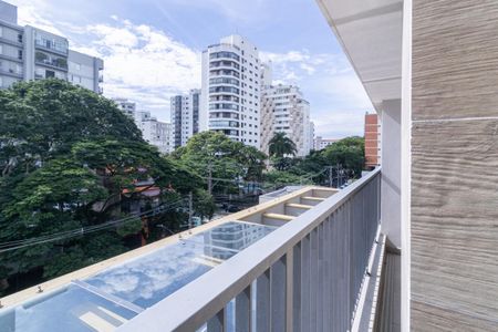 Apartamento à venda com 75m², 2 quartos e 2 vagasVaranda da Suíte 1