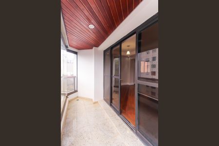 Apartamento à venda com 190m², 4 quartos e 3 vagasVaranda