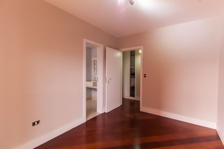 Apartamento à venda com 190m², 4 quartos e 3 vagasSuíte 2