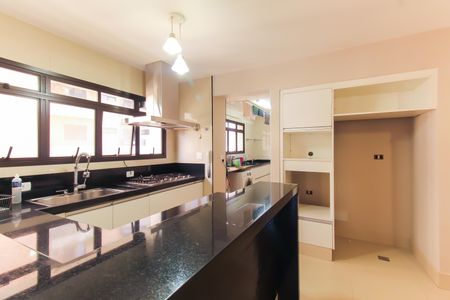 Apartamento à venda com 190m², 4 quartos e 3 vagasCozinha