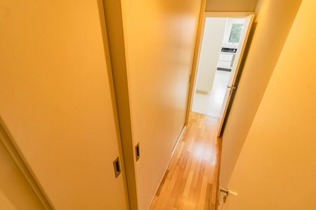 Apartamento para alugar com 193m², 3 quartos e 3 vagas Apartamento para alugar com 193m², 3 quartos e 3 vagasCorredor