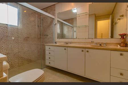 Apartamento para alugar com 193m², 3 quartos e 3 vagas Apartamento para alugar com 193m², 3 quartos e 3 vagasBanheiro da Suíte 3