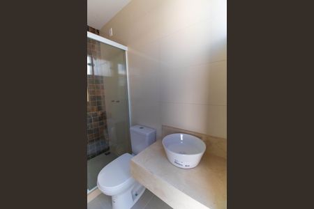 Casa à venda com 240m², 4 quartos e 2 vagas Casa à venda com 240m², 4 quartos e 2 vagasÁrea externa - Banheiro