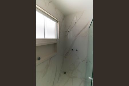 Casa à venda com 240m², 4 quartos e 2 vagas Casa à venda com 240m², 4 quartos e 2 vagasBanheiro da Suíte 1