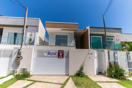Casa à venda com 240m², 4 quartos e 2 vagas Casa à venda com 240m², 4 quartos e 2 vagasFachada