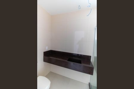 Casa à venda com 240m², 4 quartos e 2 vagas Casa à venda com 240m², 4 quartos e 2 vagasBanheiro da Suíte 2